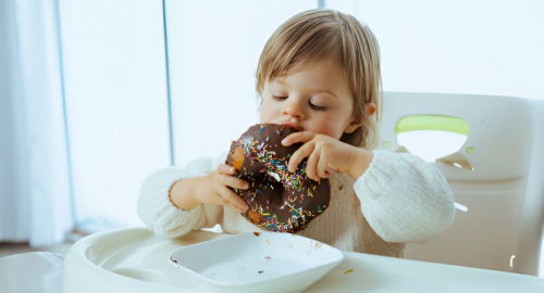 L'Assunzione di Zucchero nei Primi 1000 Giorni di Vita: Impatto sulla Salute a Lungo Termine